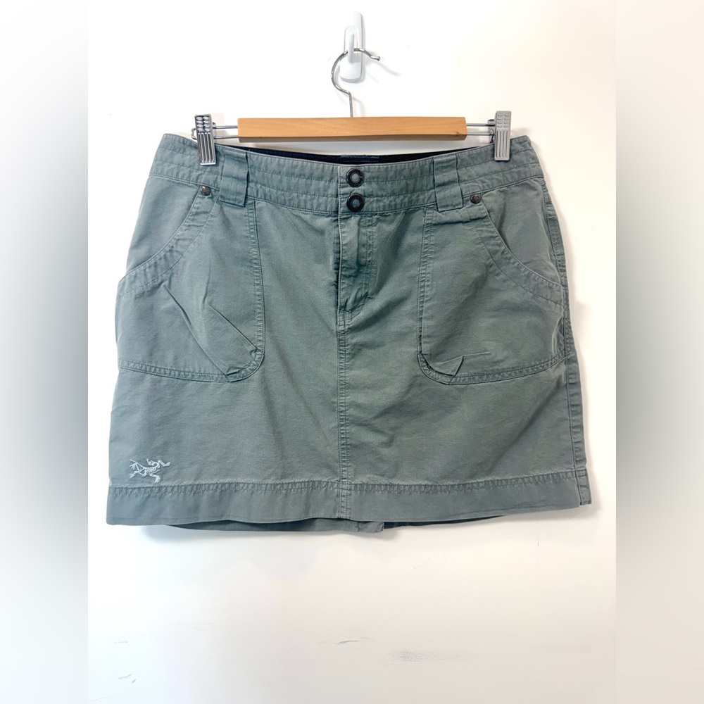 ARC'TERYX Alumina Rana Khaki Green Cargo Gorpcore Outdoor Hiking Mini Skirt 10